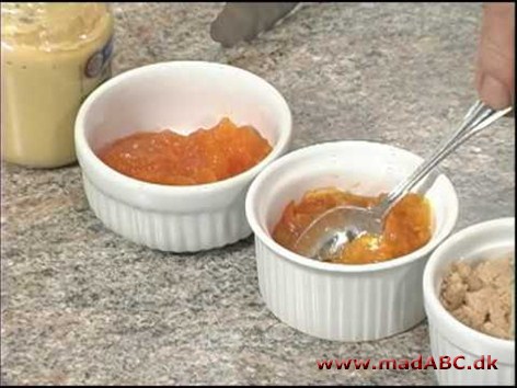 Abrikos- og appelsinmarmeladen er klassisk marmelade med et frisk tvist.