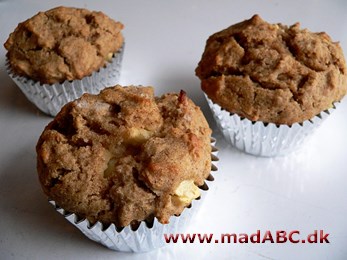 Bounty muffins er lette at lave og smager dejligt. De laves med Bounty chokolade, der smager af kokos. Disse muffins er lækre som let dessert eller som noget ekstra godt til kaffen.   