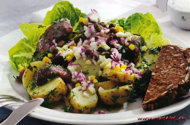 Salat med kartofler og kryddersild