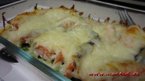 Aspargesgratin med oliven + Tomatsalat Aspargesgratin med oliven + Tomatsalat