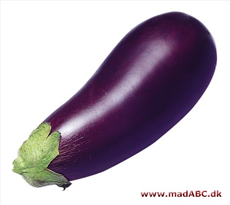 Auberginepakker med tomatcoulis Spændende tilbehør hvor auberginer pakkes ind i sølvbedeblade. Husk at bladbede i supermarkeder også sælges under navnene sølvbede og mangold.