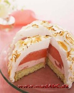 Baked Alaska Baked Alaska stammer, på trods af navnet oprindeligt fra Frankrig hvor det kaldes omelette à la norvégienne. Retten laves altid med lagkagebunde, is og marengs, men kan laves på forskellige frugter.