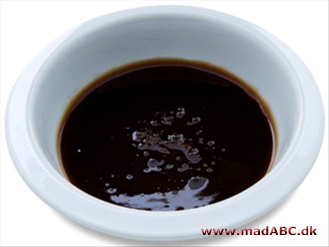 Balsamisk vinaigrette-sauce - glutenfri Her en en opskift på en sauce til glutenallergikere. Opskiften indeholder blandt andet hvidløg og sennep, og er en godt alternativ til for eksempel flødebaserede saucer.