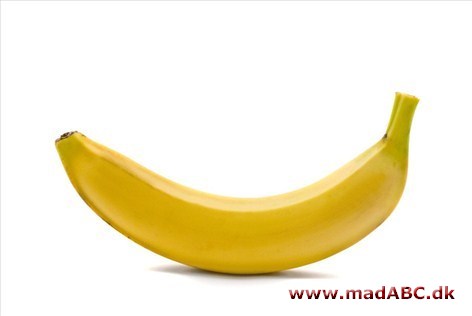 Banan copacabana Spændende dessert, formentligt inspireret af sydligere himmelstrøg, hvor bananerne trækker i blandt andet rom og sukker. Retten serveres med kold vanijeis i en kop.