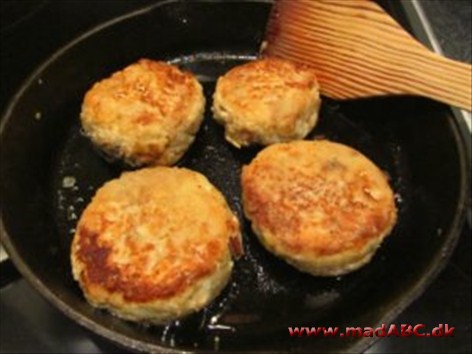 Barn 2-6 år Fiskefrikadeller med hjemmelavet remoulade