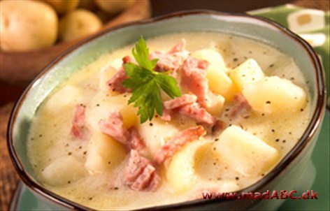 Kartoffelsuppe her en inspireret af Bayern i Tyskland. I denne ret er der blandt andet røget medister, hamburgerryg og porrer. Server gerne nogle skiver godt brød til. Velbekommen.  