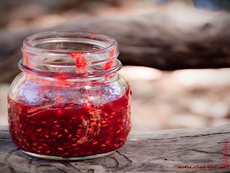 Prøv Bedstemor Ands vinterkager med marmelade. Prøv for eksempel at lave kagerne med jordbær, hindbær eller stikkelsbær marmelade. Dejlig til en søndag eftermiddag. 