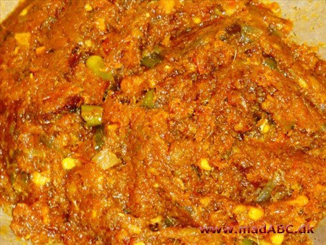 Bengalsk fiskeret En spændende fiskeret fra der stammer fra Indien. Dette kan da ses på ingredienser som panch phoron, der er et typisk bengalsk krydderiblanding, gurkemeje og chili. Tilbehør er ris og olikogtebrød.