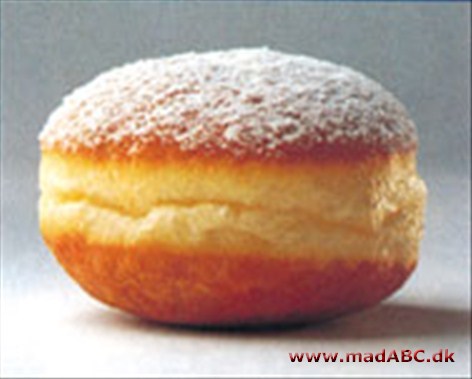 Berlinerboller - Berlinere En Berlinerbolle kendes også under navene Berliner eller Berliner Pfannkuchen og er det tyske svar på en doughtnut med syltetøj og flormelis, der koges i fedt.