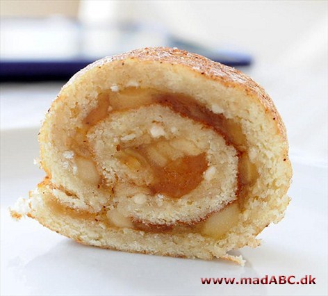 Berlinerrullen Hvorfor det hedder en berlinerrulle vides ikke. Men denne roulade, med lækre ingredienser som æble, rosiner og kanel smager ganske dejligt. Prøv den eftermiddag til søndagskaffen.