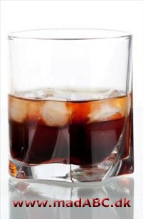 En Black Russian er en drink, der indeholder vodka og kaffelikør. I denne opskrift bruges likøren Kahlua. 