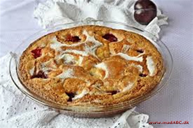Blommekage 4 fedt % Prøv denne lækre fedtfattige kage med blommer næste gang du har gæster. Der er kun 4 % fedt pr. portion. Server gerne med creme fraice, dog bil fedtprocenten hæves lidt.