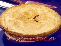 Blueberrypie Blueberrypie eller blåbærtærte er super nem at lave og smager lækkert. Prøv den som til dessert med venner eller familie. -gerne serveret lun.