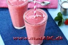 Blåbær/fersken Smoothie Smoothies er godt til mange lejligheder. Prøv denne lækre smoothie med blåbær og fersken til morgenmaden, en varm sommerdag eller efter træning. Den er let at lave, og smager dejligt.