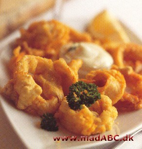 Blæksprutteringe i beignetdej eller calamares a la romana er tit at finde på de græske og italienske restauranter. Blæksprutterne er gode som en slags tapas forret eller som snacks til gæsterne. 