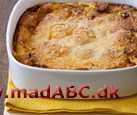 Bobotie med lammekød Bobotie stammer oprindeligt fra Sydafrika og laves traditionelt med oksekød og æg. Her er retten dog lidt anderledes, da retten laves med lammekød og brødfars. Retten er let og hurtig at lave.