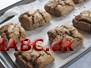 Boghvedescones Scones stammer oprindeligt fra Scotland og kan laves i et utal af varianter. Her laves de med boghvede og almindelig hvedemel. Server dem til gæsterne til eftermiddagskaffen eller teen.