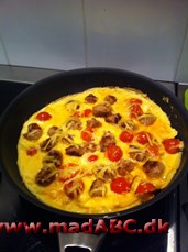 Bondeomelet med medister