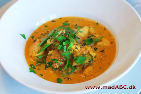 Bouillabaisse er en fiskesuppe, der stammer fra Frankrig. Suppen laves blandt andet med rejer og forskellige typer fisk. Prøv suppen med et godt glas vin sammen med gode venner.  