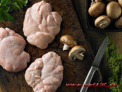 Brisselstuvning med champignon Brisler kan laves på flere måder så som stegning, eller de kan som i denne opskrift stuves med champignon. Lækker mad en hverdagsaften til hele familien.