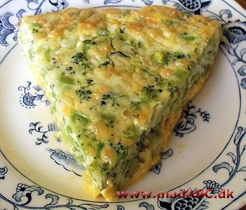 Her er opskriften på en lækker tærte med broccoli og ost. Tærten er let at lave som frokostret eller let aftensmad. Eller perfekt til picnicturen.