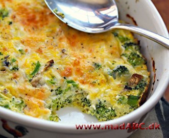 Simpel men lækker aftensmad med broccoli og svampe. Server gerne retten med salat og flutes. Nem aftensmad. 