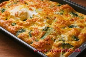 Æggestand er sammenpisket fløde og æg, der bages i ovnen. I denne opskrift tilføjes retten broccoli som gør den endnu mere lækker. 