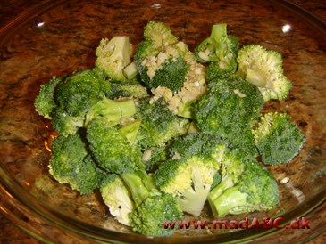 Navnet broccolikræs dækker over en ret med broccoli og smuldret fuldkorsbrød. Prøv retten som tilbehør til kødretter og lignende. 