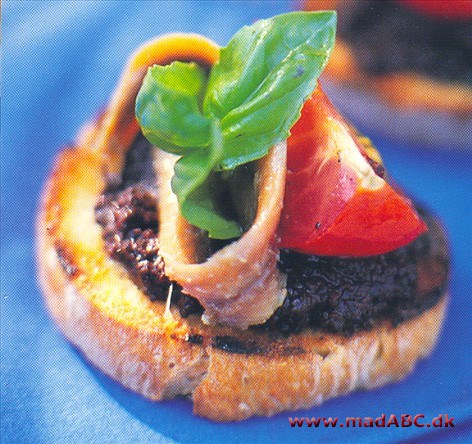 Bruschetta med tomater og ansjoser Bruschetta med tomater og ansjoser