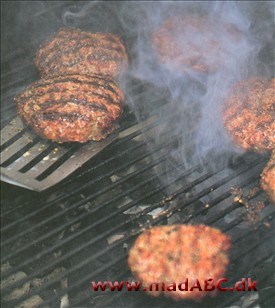 Burger på grillen