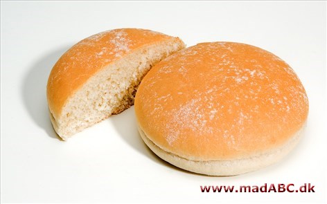 Burgerboller med hvedeklid Hvedeklid er skaldele fra hvedekerne. I boller bruges de til at øge indholdet af kostfibre. Bollerne her er lette at lave og er perfekte til en saftig bøf.
