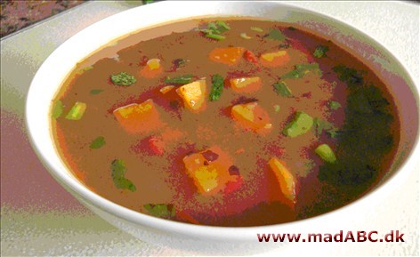 Caribisk kartoffelsuppe Denne kartoffelsuppe, er som navnet antyder inspireret af det caribiske køkken. I retten er der blandt andet savoykål eller sølvbeder, der jo også kendes som bladbede eller mangold samt grøn peber.