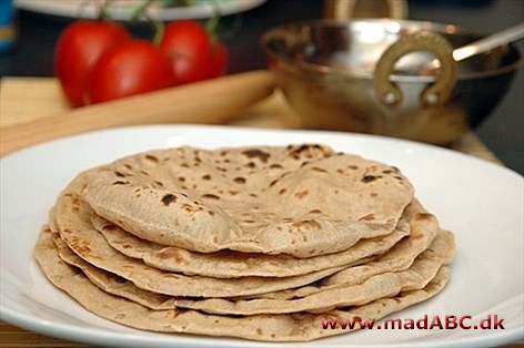 Chapati er indiske fladbrød, der bages på en meget varm og tør stegepande. Chapati spises ofte til brød. Brødene er meget nemme at lave.