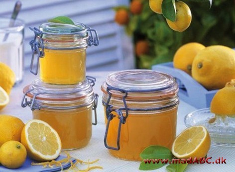 Denne opskrift på citronmarmelade bliver meget vellykket. 