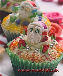De dødes dag chokolade-kanel cupcakes De dødes dag chokolade-kanel cupcakes