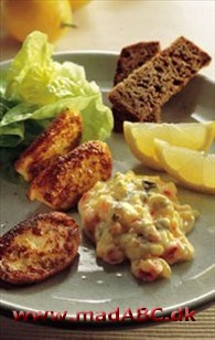 Fiskefrikadeller med picklesdressing