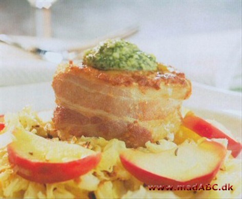 Fisketournedos med dildpesto og kommenkål Fisketournedos med dildpesto og kommenkål