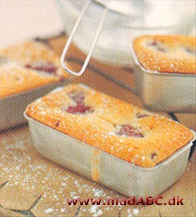 Formkager med mandler og hindbær cupcakes Formkager med mandler og hindbær cupcakes