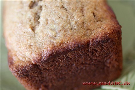Grahamsbrød med kartofler Prøv disse lækre grahamsbrød med kartofler og syltet appelsinskal som sandwichbrød, i madpakken eller som simpel snack, lunt fra ovnen en søndag eftermiddag. Brødet er let at lave og smager dejligt.