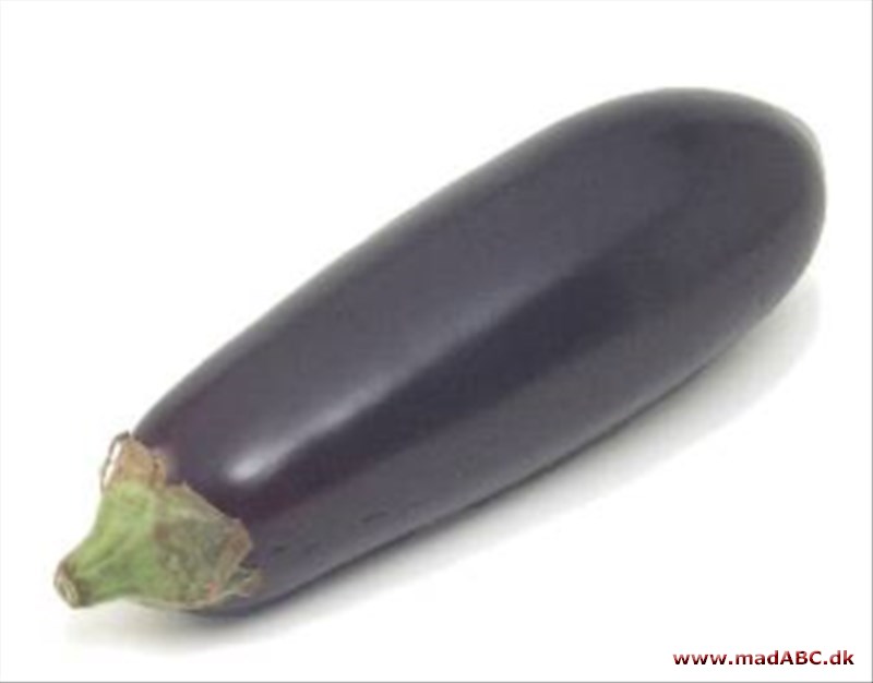 Grillede aubergineruller med kalkun Aubergine smager særligt dejligt, når de grilles. Her laves de sammen med kalkunschnitzel til en nem aftensmad. Server retten med nye kartofler og en tomatsalat.
