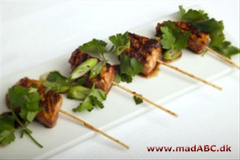 Grillede svinekebabs med barbequesauce Grillede svinekebabs med barbequesauce