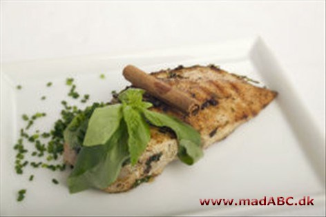 Grillet kylling med oregano, kanel og paprika Grillet kylling med oregano, kanel og paprika