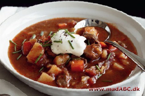Gullaschsuppe + Vafler Gullaschsuppe + Vafler