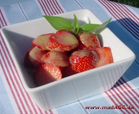 Jordbær med sabayonnecreme - Jordbærdessert