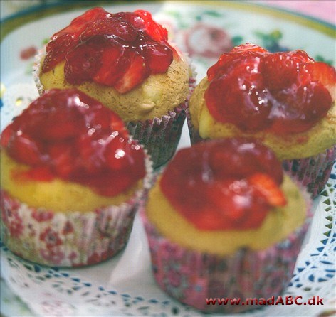 Jordbær og rabarber cupcakes