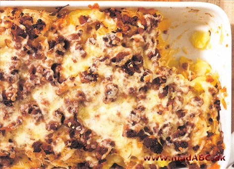 Kartoffelgratin med surkål En solid tysk ret, som er til at blive mæt af. Forberedelserne varer kun en halv time, resten går af sig selv