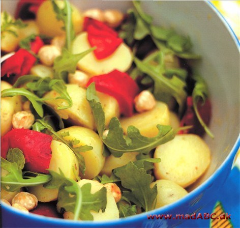 Kartoffelsalat med grillede peberfrugter Kartoffelsalat med grillede peberfrugter
