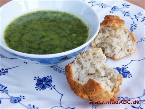 Kartoffelsuppe med brøndkarse + Appelsinkvark og havredrys Kartoffelsuppe med brøndkarse + Appelsinkvark og havredrys