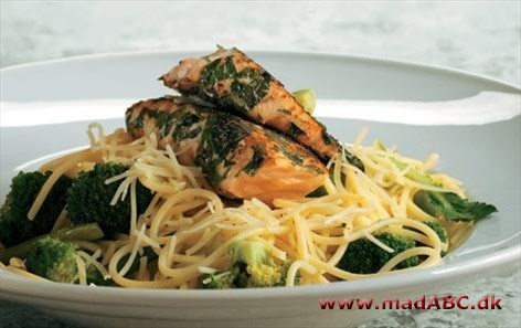 Krydderurtelaks på pasta.. Krydderurtelaks på pasta..