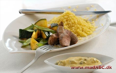 Lam med couscous og karrydressing